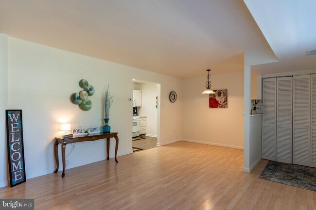 Building Photo - 111 Shetland Cir