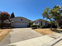 Building Photo - Beautiful Home with Great Layout in Newton Ranch