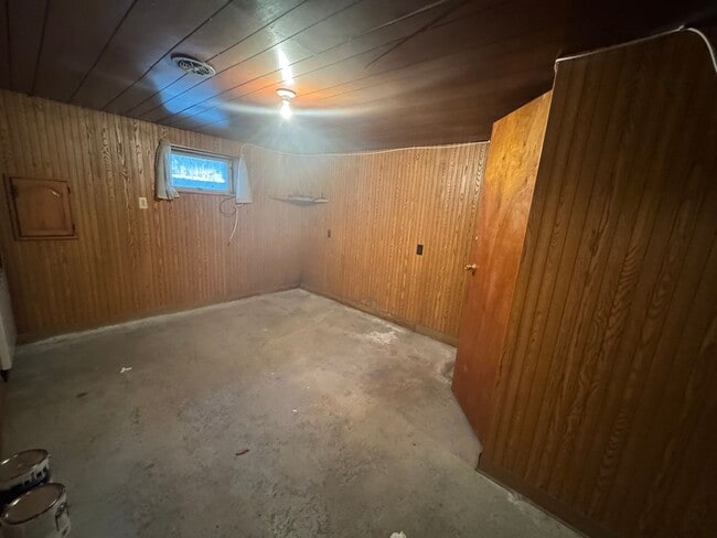 Building Photo - 3 Bedroom 1.5 Bath Rental Rome NY