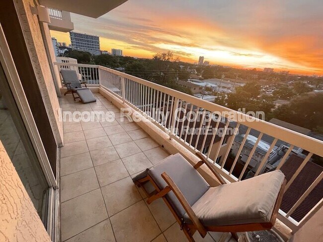 Building Photo - 2400 SW 27th Ave