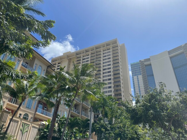 Building Photo - 2140 Kuhio Ave