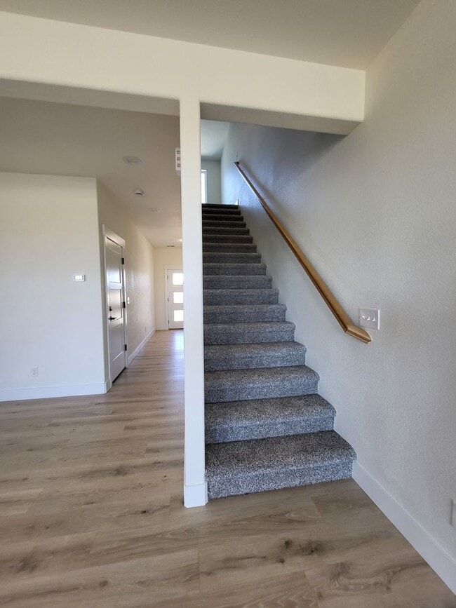 Building Photo - Beautiful Newly Built 3 Bedroom 2.5 Bath Townhome In Sweetgrass!!!!!