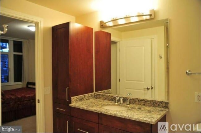 Building Photo - 8220 Crestwood Heights Dr