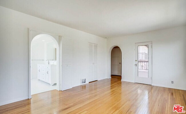 Building Photo - 3306 Waverly Dr