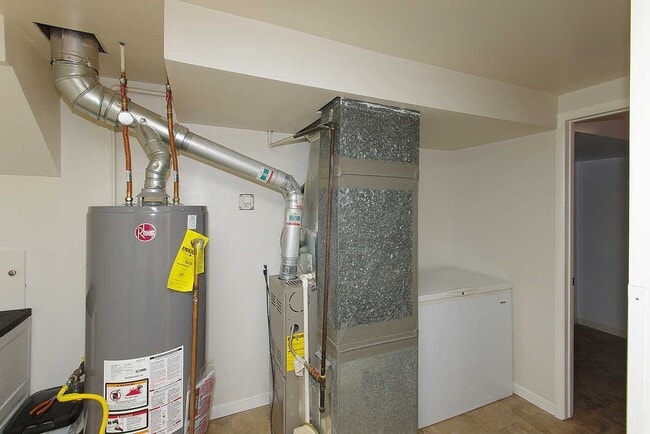 Building Photo - 1430 S Eaton Ct