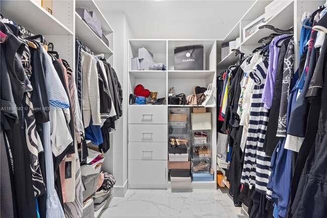 Building Photo - 3000 NE 188th St