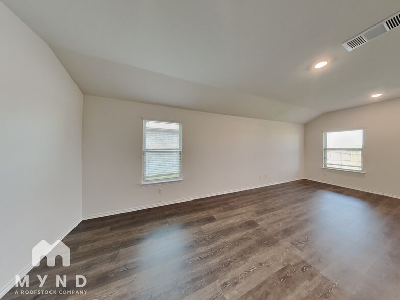 Building Photo - 4101 Black Canyon Dr