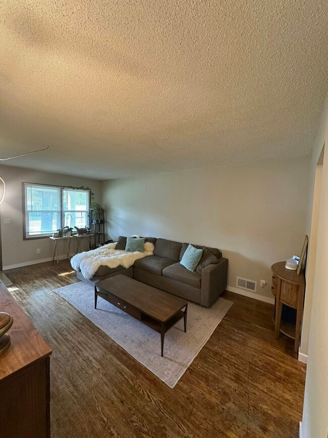 Building Photo - 360 57th Ave NE