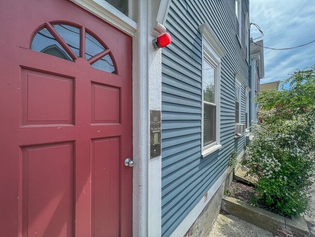 Building Photo - 390 Norfolk St