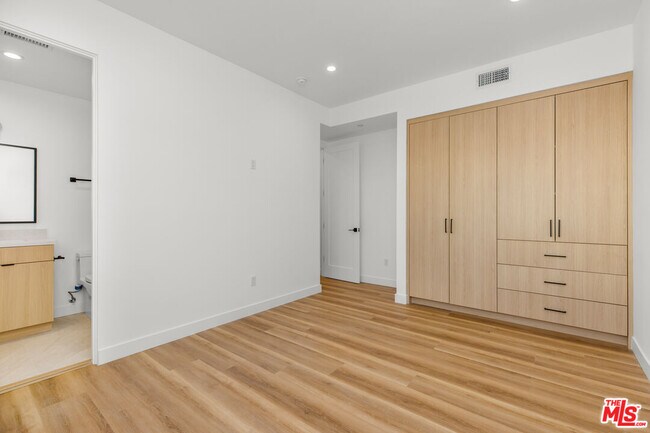 Building Photo - 5223 20th St