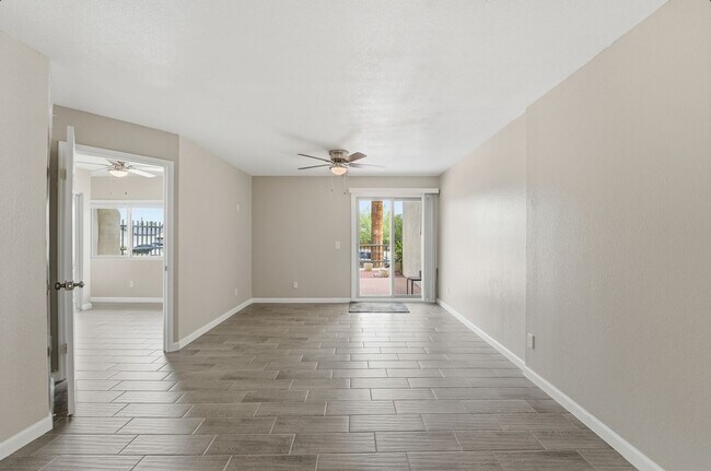 Building Photo - Central Phoenix Gem! Private Patio, Gated, Pool + Underground Parking
