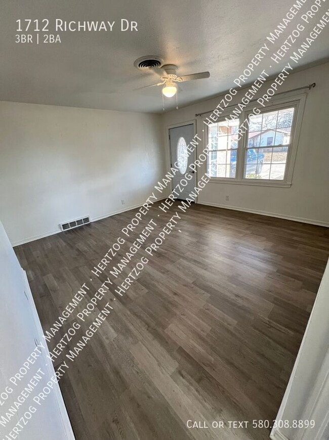 Building Photo - 1712 Richway Dr