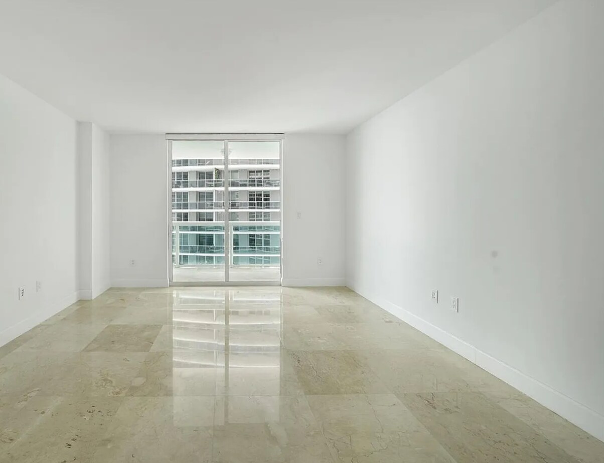 Building Photo - 1800 N Bayshore Dr