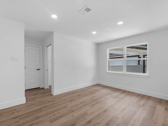 Building Photo - 9414 Stockport Dr
