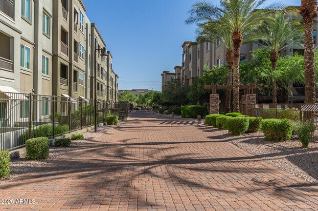 Building Photo - 5450 E Deer Valley Dr