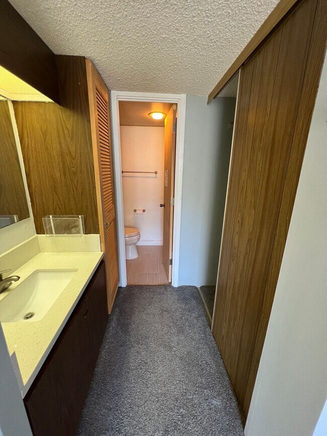 Building Photo - A/C. Two Parking Stalls. Swimming Pool. Pet Friendly. (RRLLC)