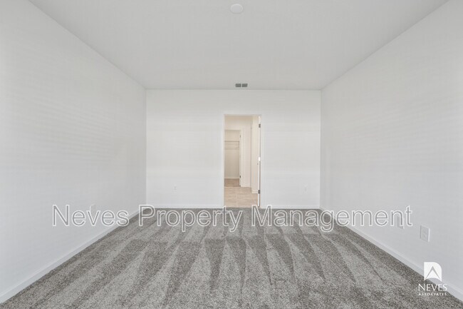 Building Photo - 4980 Worchester Dr