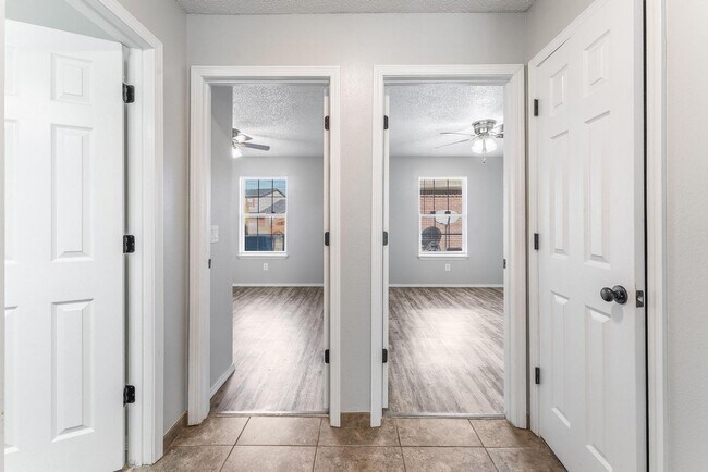 Building Photo - 3300 SW Landau Ct