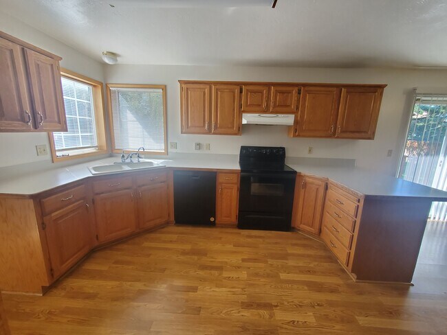 Building Photo - 1322 Walstrom Ln