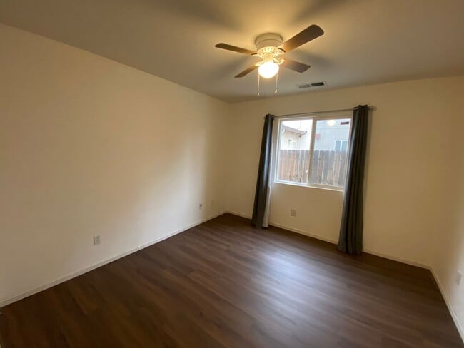 Building Photo - NW Visalia Home coming soon!!