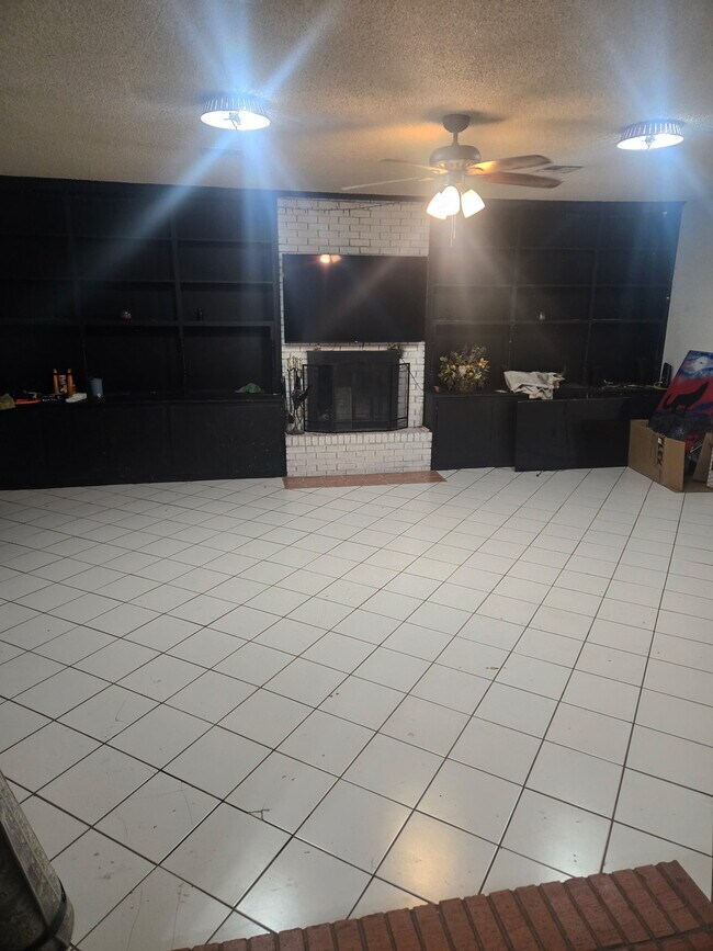 Building Photo - 1311 Patricia Dr