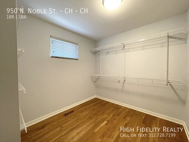 Building Photo - 950 N Noble St