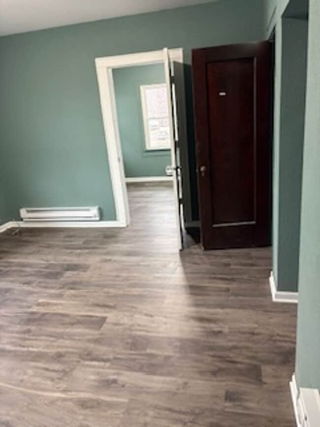 Building Photo - 303 Franklin St