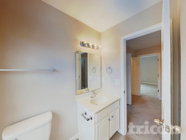 Building Photo - 137 Chatham Trace