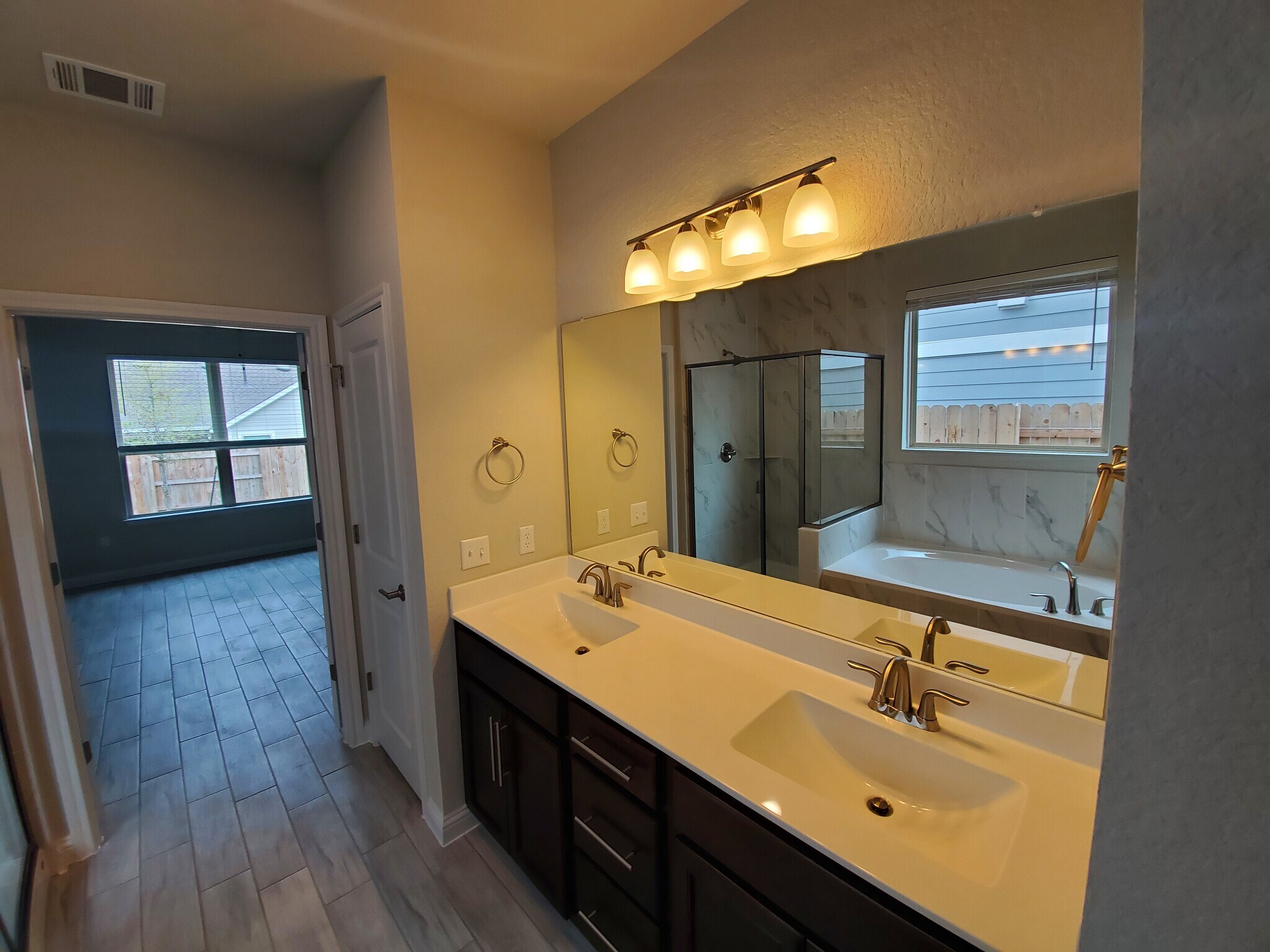 Master Bath 1 - 8207 Cottage Rose Dr