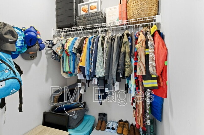 Building Photo - 491 Kinslow Ct