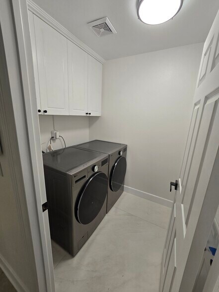 Building Photo - 24932 Normans Way