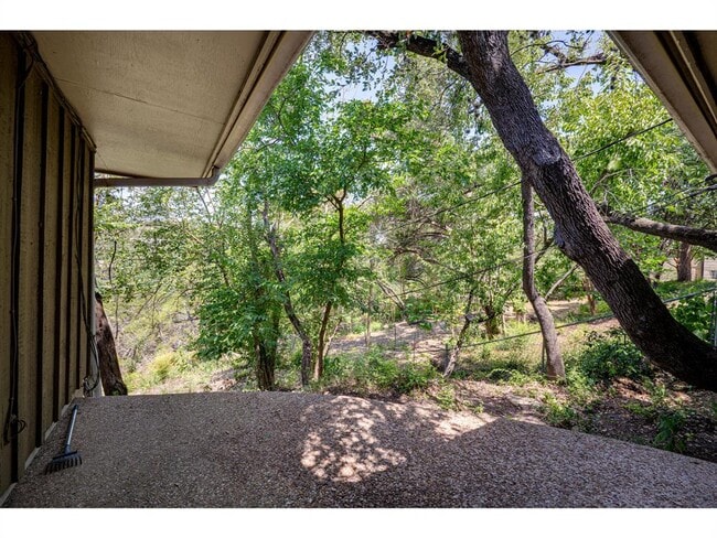 Building Photo - 6100 Mountainclimb Dr