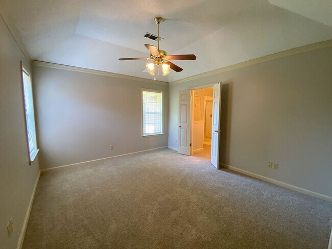 Building Photo - 3 bed, 2 bath in Lakeland near Stonebridge Golf Course
