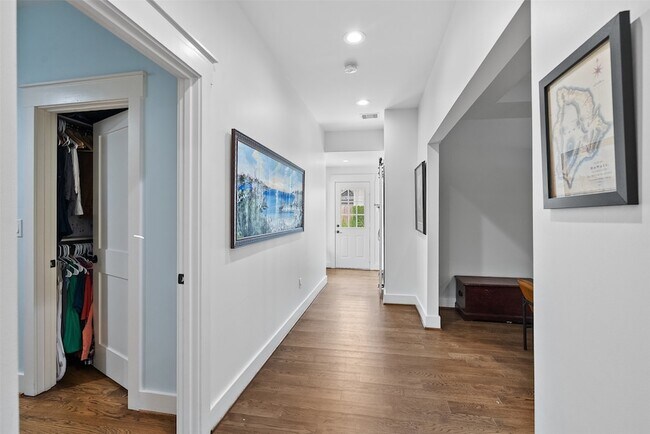 Building Photo - 4503 McKinney St