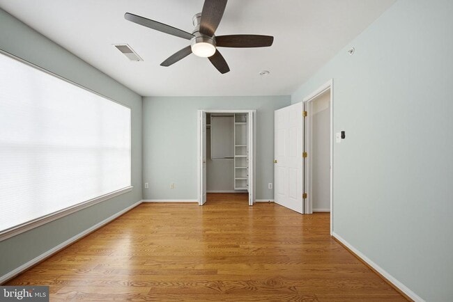 Building Photo - 10793 Symphony Way