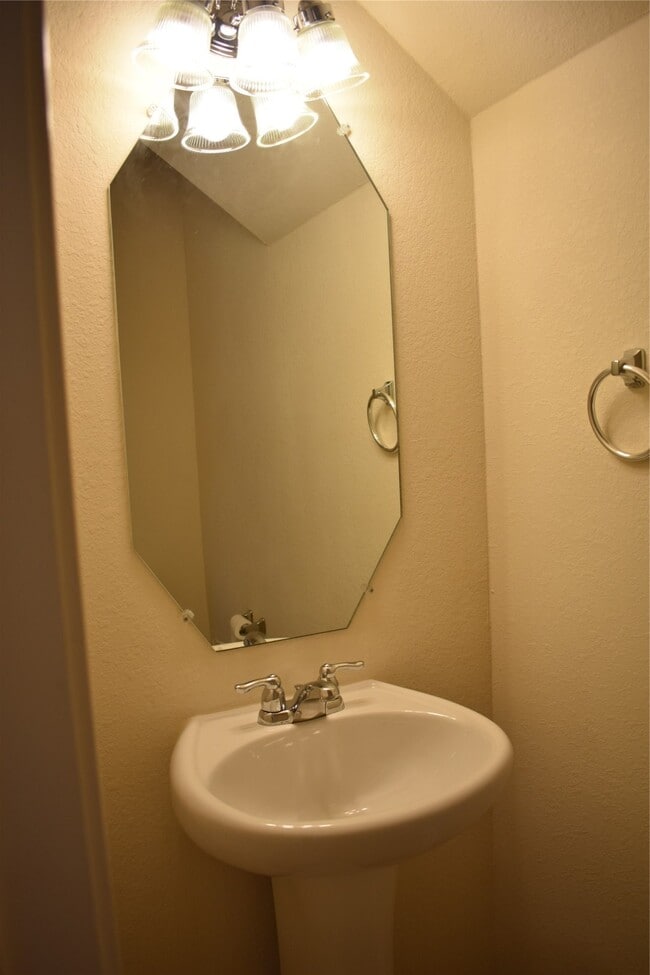 Building Photo - 1747 Nichole Woods Dr