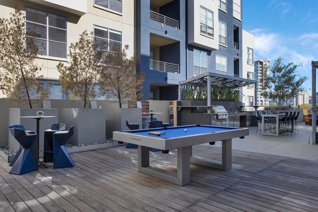 Building Photo - 355 Berry St