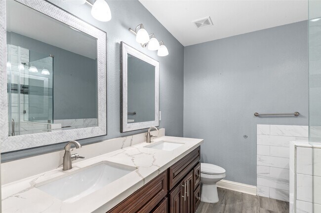 Building Photo - 3853 Rosedale St