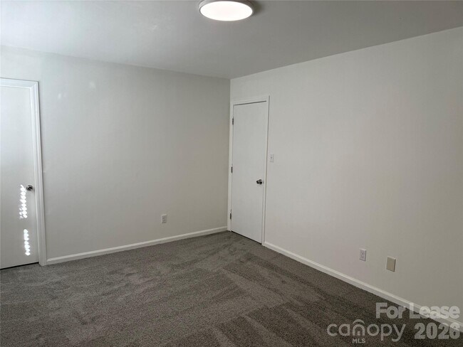 Building Photo - 8526 Castle Pine Ct