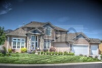 Building Photo - Big and Beautiful Home