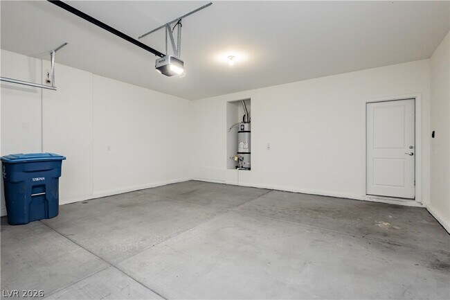 Building Photo - 5340 Maroon Guava St
