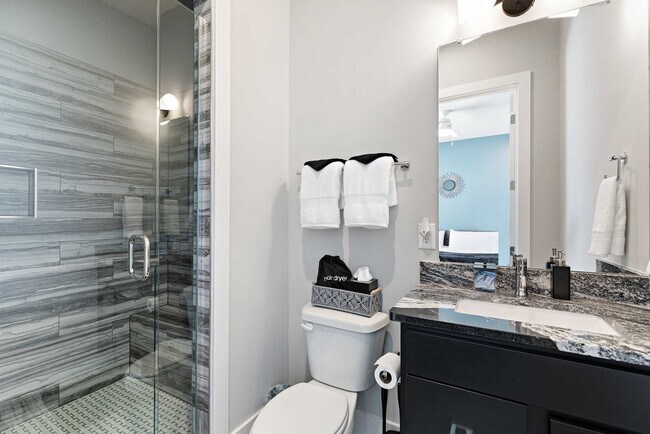 Building Photo - 2135 24th Ave N