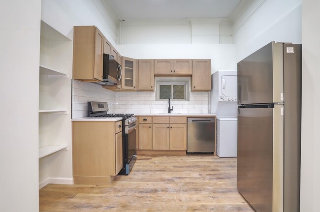 Building Photo - 206 48th St