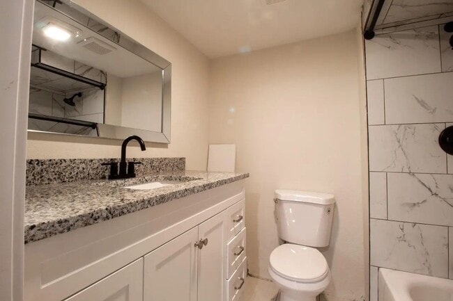 Building Photo - 4 Bedroom 3 Bathroom 2 Car Garage