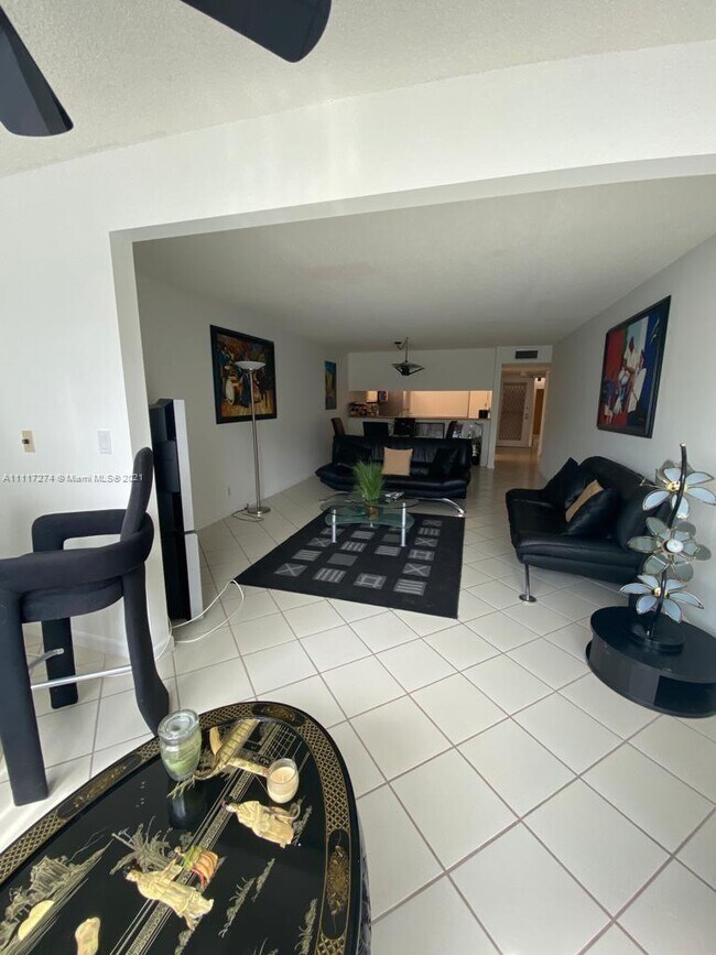 Building Photo - 8040 Hampton Blvd