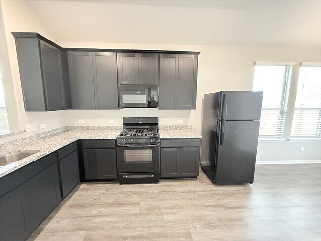 Building Photo - 14501 Sugar Pines Dr