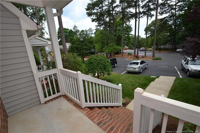 Building Photo - 2637 Broad Oaks Pl