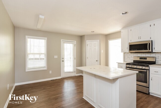 Building Photo - 206 Red Fox Ct