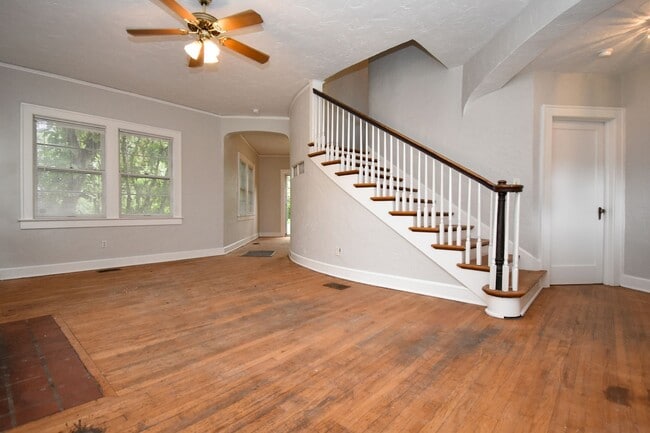 Building Photo - 949 SW 13th St