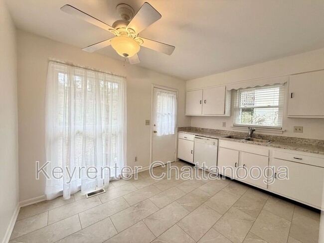 Building Photo - 1010 Summer St